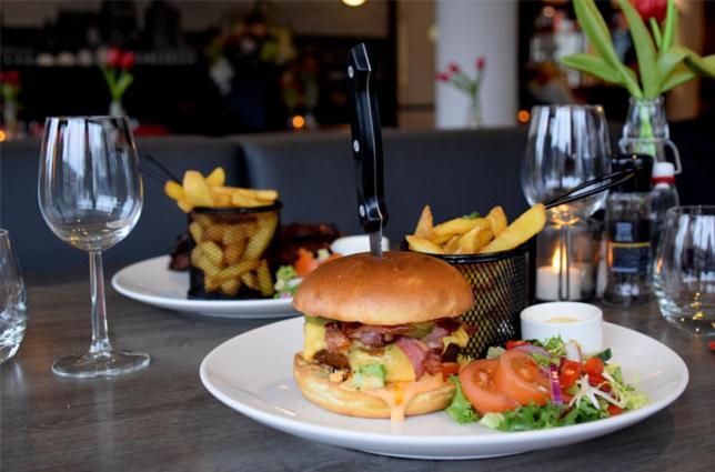 Bastion Hotel Leiden Voorschoten Εξωτερικό φωτογραφία