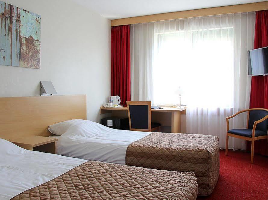 Bastion Hotel Leiden Voorschoten Εξωτερικό φωτογραφία